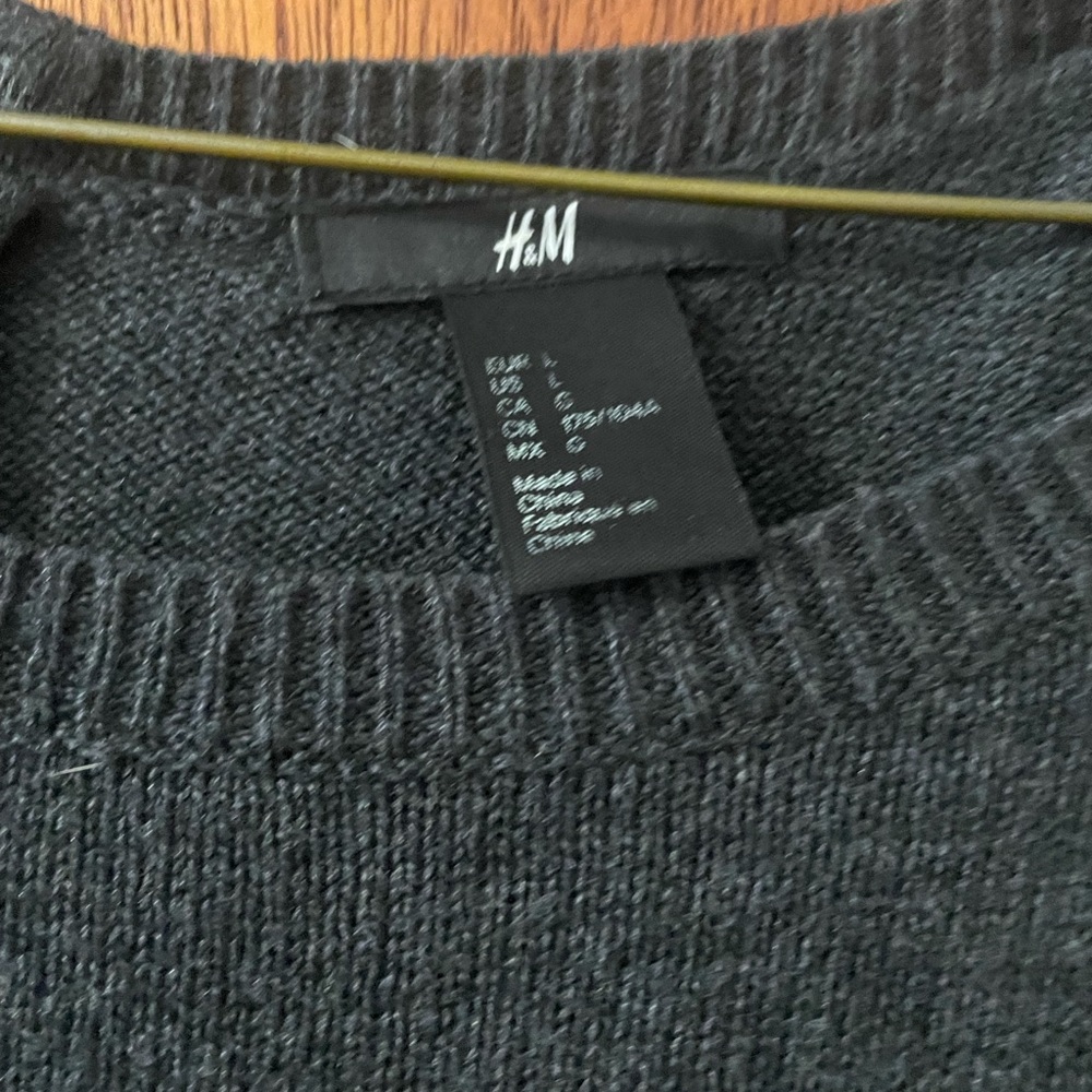 H&M gray sweater
